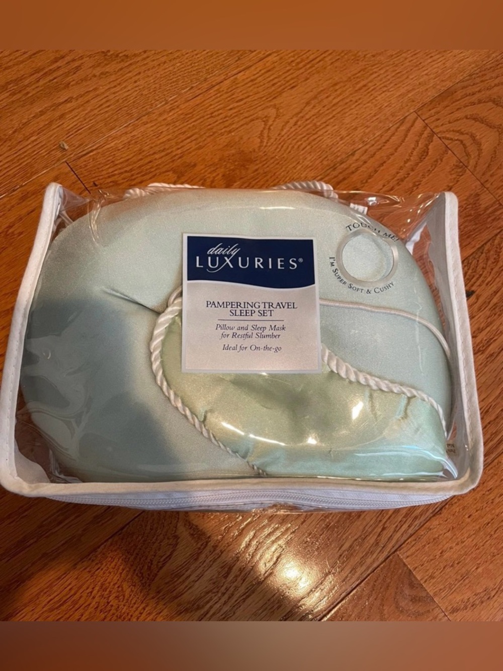 Daily Luxuries Pampering Travel Sleep Set Neck Pillow Eye Mask Cozy Travel NIP